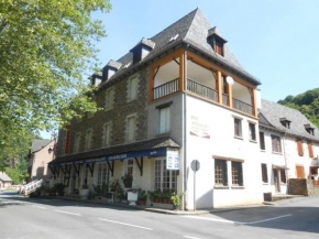 Отель Hotel AUX GORGES DU DOURDOU  Гран-Вабр